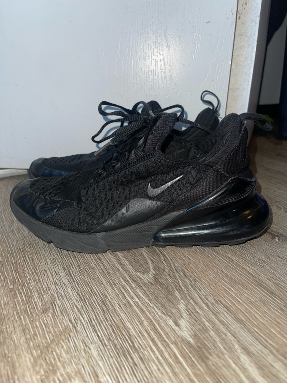 Nike Black Air Max 270 Athletic Sneakers youth size 6 tennis shoes